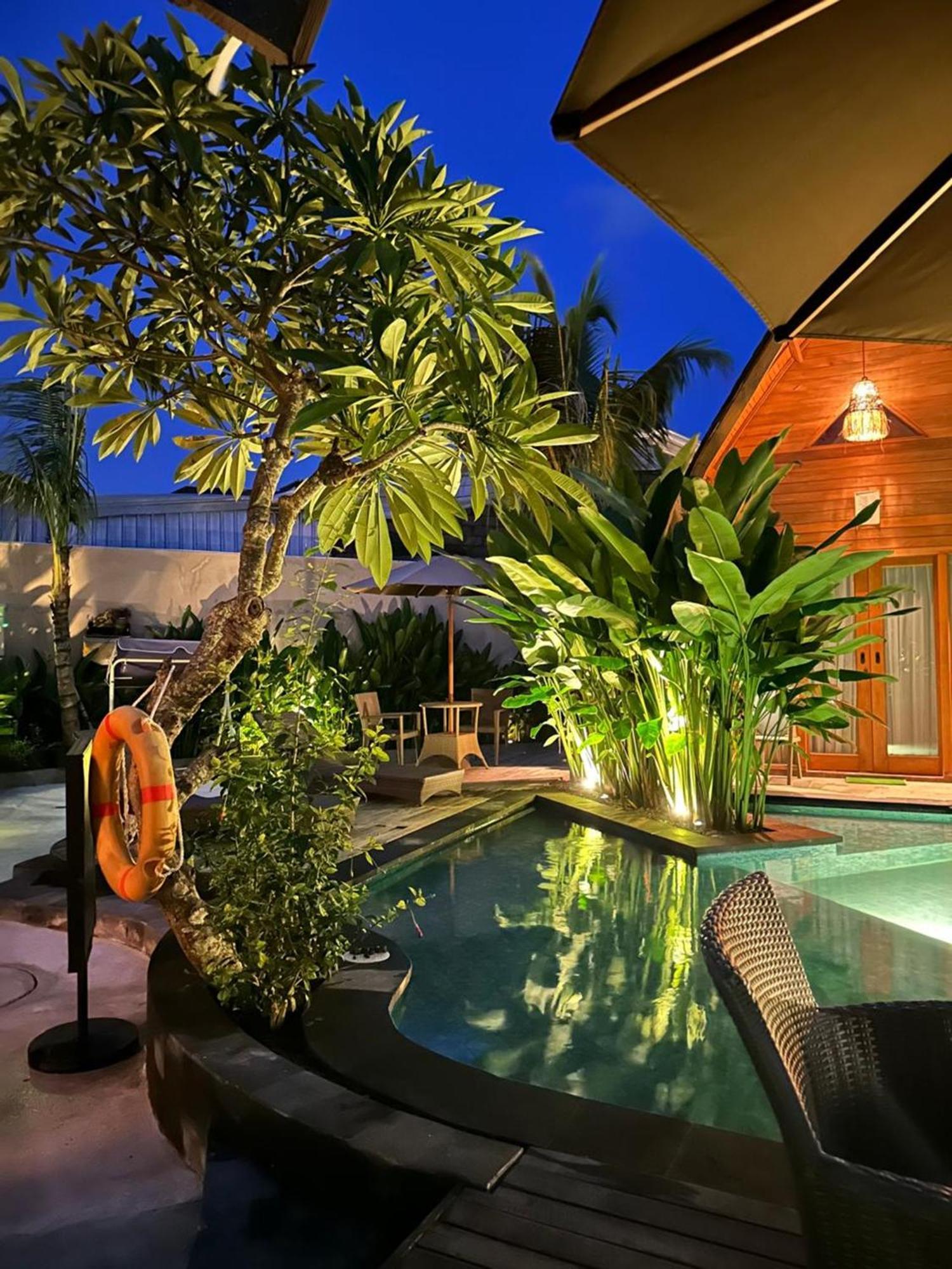 Abian Klumpu Villa & Spa Санур Экстерьер фото